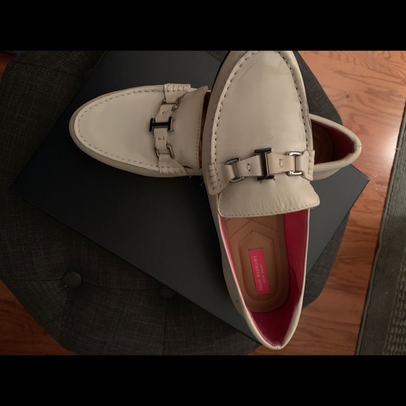 Leather slip-on with silver accent, like new - Picture 4 of 6